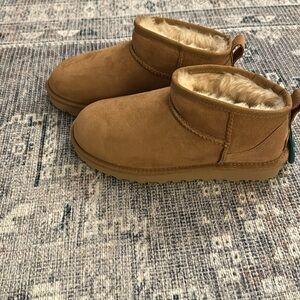 Ugg Classic Ultra Mini